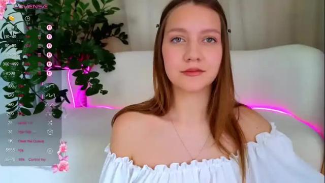 Image 3 of alice_charmy Stream on Chaturbate on 2 months ago