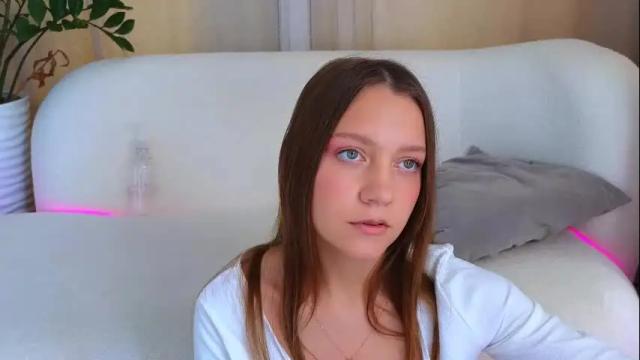 Image 2 of alice_charmy Stream on Chaturbate on 1 month ago