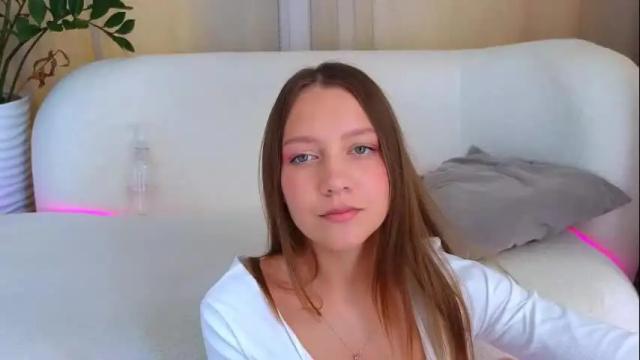Image 3 of alice_charmy Stream on Chaturbate on 1 month ago