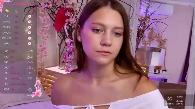 Image 8 of alice_charmy Stream on Chaturbate on 15 days ago