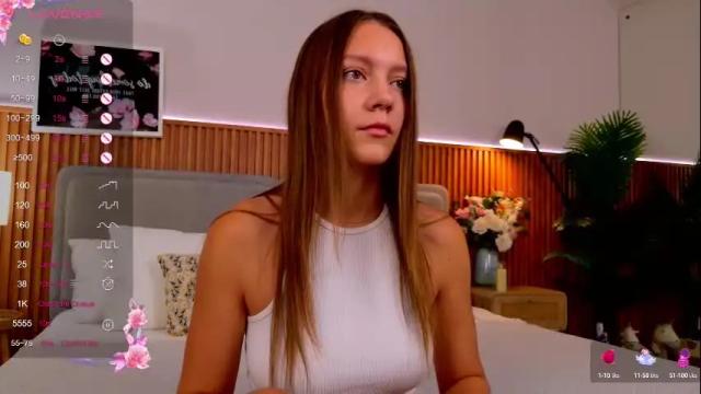 Image 12 of alice_charmy Stream on Chaturbate on 20 hours ago