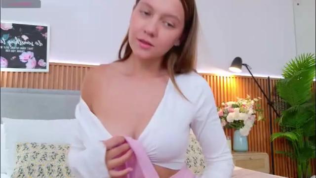 Image 3 of alice_charmy Stream on Chaturbate on 4 months ago