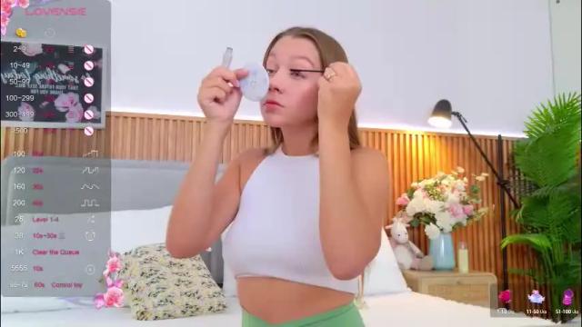 Image 7 of alice_charmy Stream on Chaturbate on 4 months ago