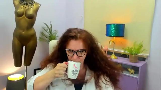 Image 2 of alice_extasy Stream on Chaturbate on 22 days ago