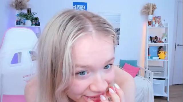 Image 3 of alice_forfun Stream on Chaturbate on 7 days ago