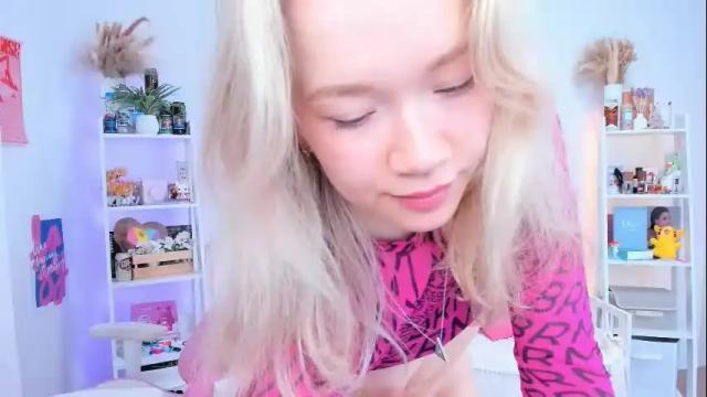 Image 6 of alice_forfun Stream on Chaturbate on 5 days ago