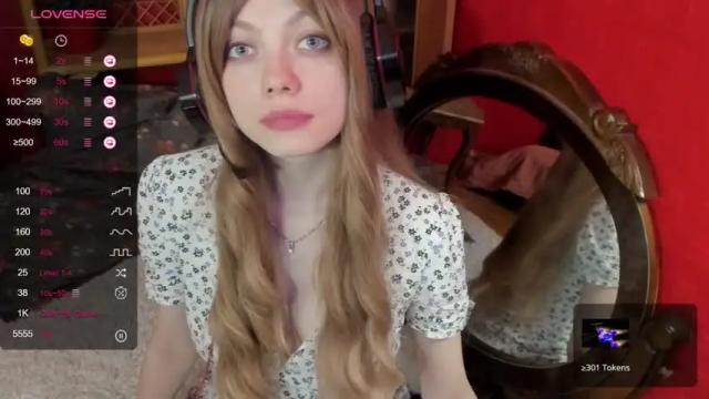 Image 10 of alice_johns_ Stream on Chaturbate on 18 months ago
