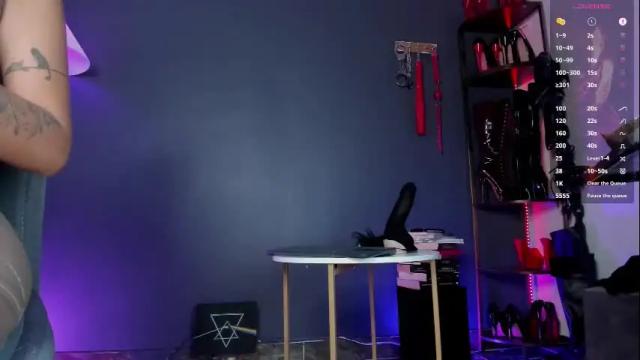 Image 2 of alice_leroy Stream on Chaturbate on 2 months ago