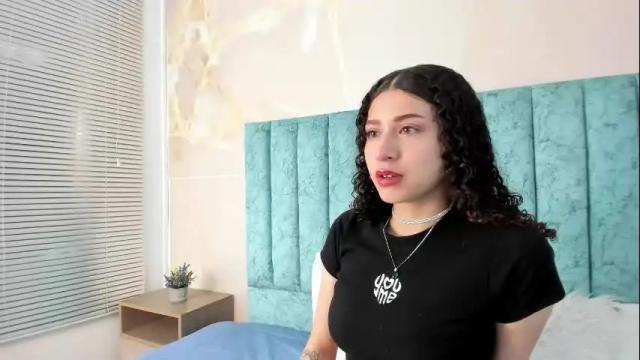 Image 2 of alice_martinez_ Stream on Chaturbate on 2 months ago