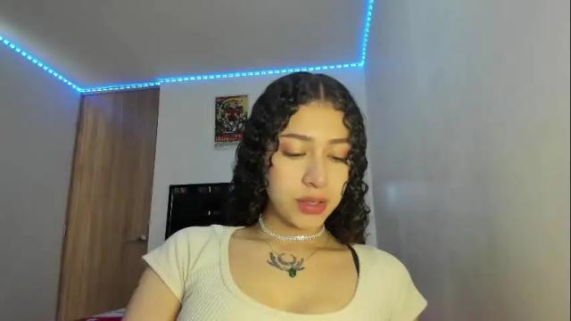 Image 2 of alice_martinez_ Stream on Chaturbate on 2 months ago