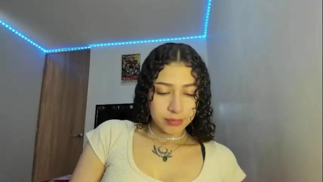 Image 3 of alice_martinez_ Stream on Chaturbate on 2 months ago