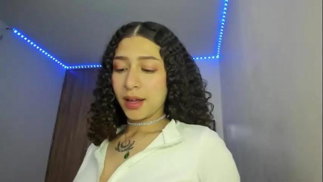 Image 4 of alice_martinez_ Stream on Chaturbate on 1 month ago