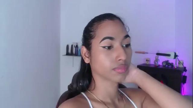 Image 2 of alice_massiel Stream on Chaturbate on 5 months ago