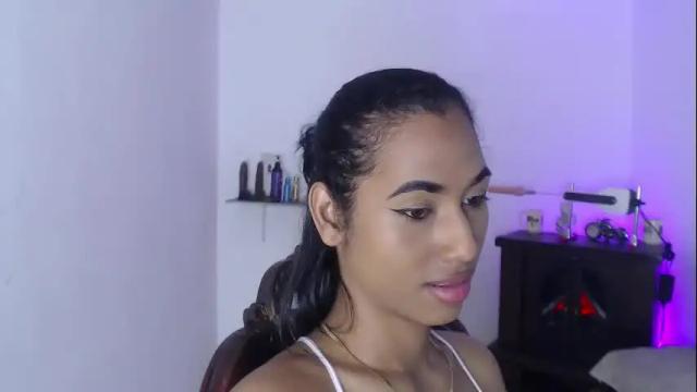 Image 3 of alice_massiel Stream on Chaturbate on 5 months ago