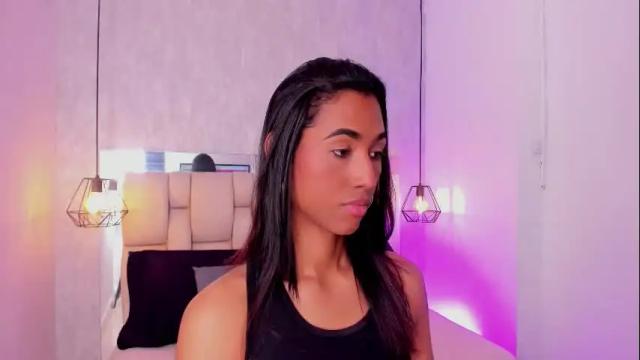 Image 2 of alice_massiel Stream on Chaturbate on 3 months ago