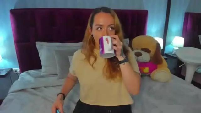 Image 2 of alice_muler Stream on Chaturbate on 15 months ago