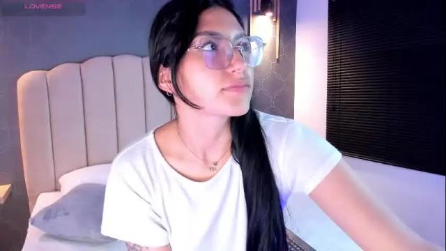 Image 8 of alice_n_mike Stream on Chaturbate on 5 months ago