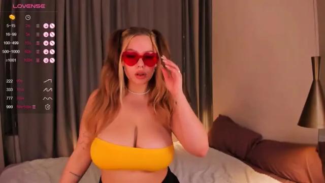Image 4 of alice_pinkys Stream on Chaturbate on 14 months ago