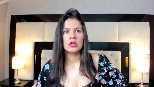 Image 2 of alice_smith_28 Stream on Chaturbate on 14 months ago