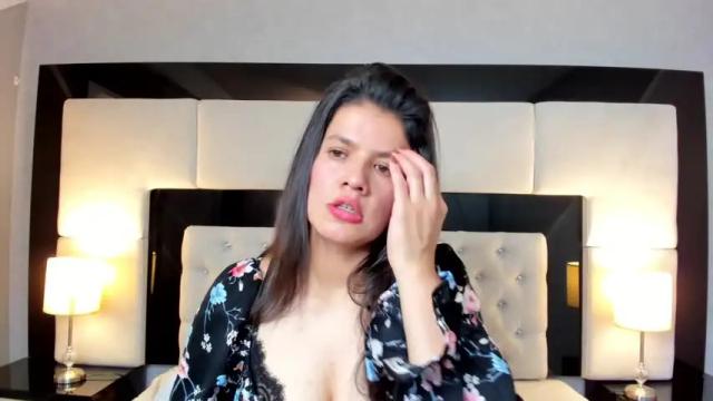 Image 6 of alice_smith_28 Stream on Chaturbate on 14 months ago