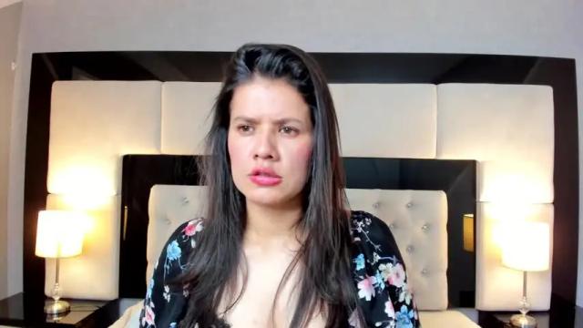 Image 8 of alice_smith_28 Stream on Chaturbate on 14 months ago