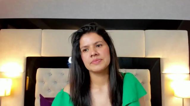 Image 10 of alice_smith_28 Stream on Chaturbate on 14 months ago