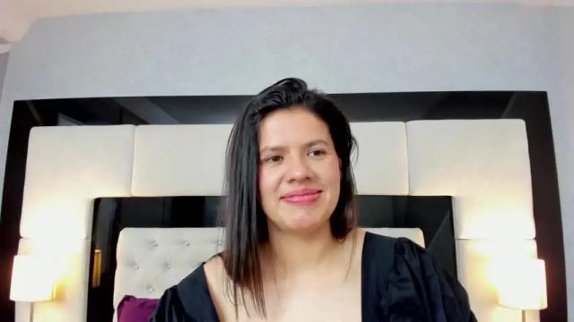 Image 12 of alice_smith_28 Stream on Chaturbate on 14 months ago