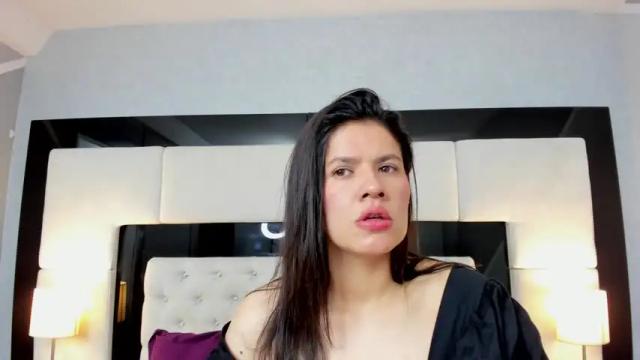 Image 8 of alice_smith_28 Stream on Chaturbate on 14 months ago