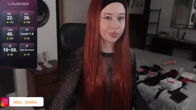 Image 3 of alice_steffen Stream on Chaturbate on 14 months ago