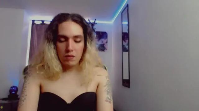 Image 3 of alice_versace Stream on Chaturbate on 17 months ago