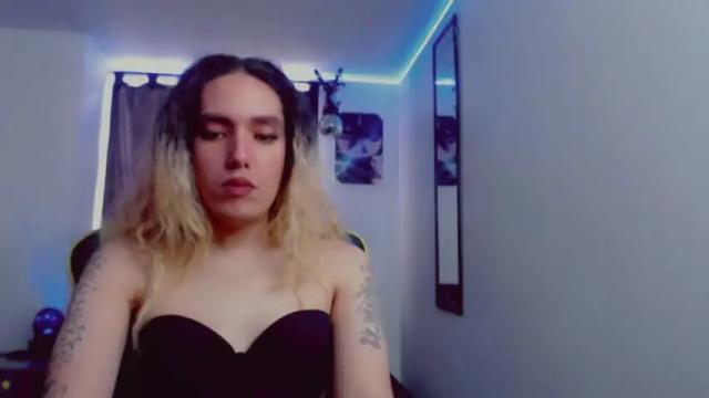 Image 4 of alice_versace Stream on Chaturbate on 17 months ago