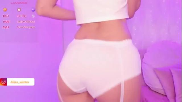 Image 2 of alice_wiinter Stream on Chaturbate on 1 day ago