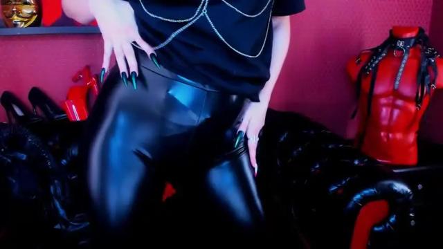 Image 4 of alice_yung Stream on Chaturbate on 16 months ago
