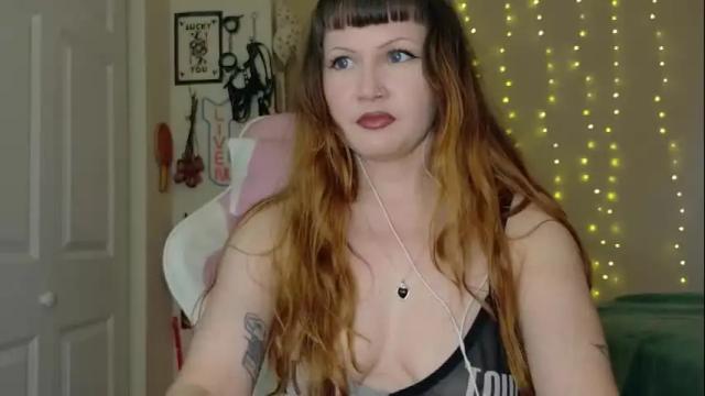 Image 3 of aliceabsolute Stream on Chaturbate on 16 days ago