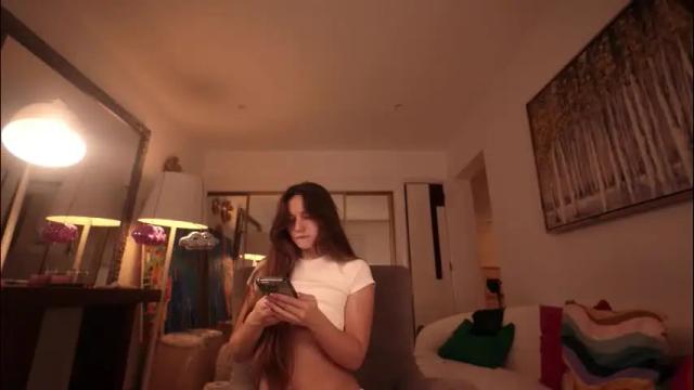 Image 8 of alicealberts Stream on Chaturbate on 1 month ago