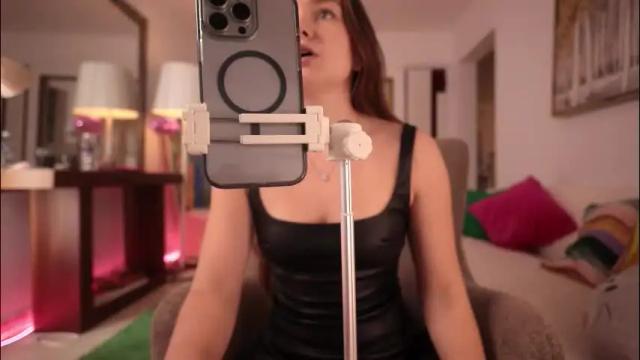 Image 4 of alicealberts Stream on Chaturbate on 17 days ago