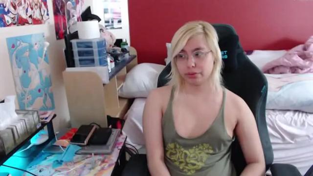 Image 3 of alicebambolats Stream on Chaturbate on 22 months ago