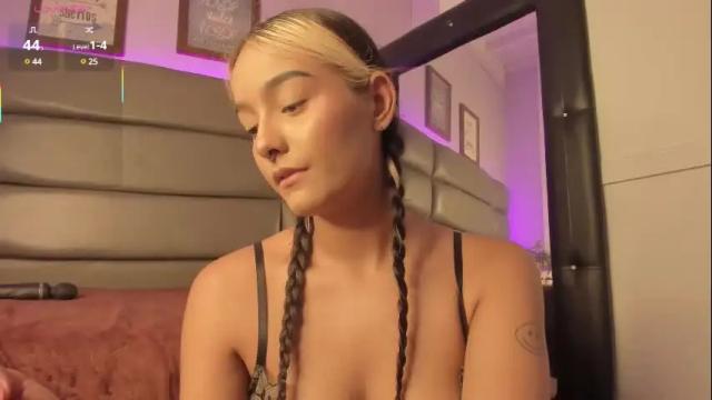 Image 8 of aliceclark__ Stream on Chaturbate on 1 month ago