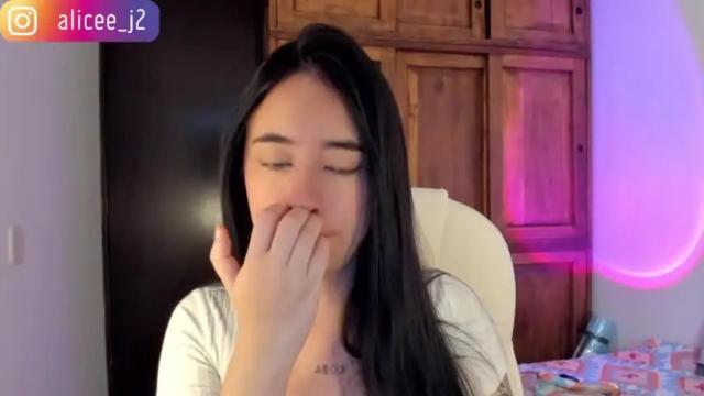 Image 4 of alicee_2 Stream on Chaturbate on 15 months ago