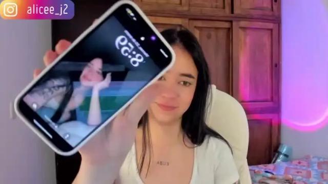 Image 8 of alicee_2 Stream on Chaturbate on 15 months ago