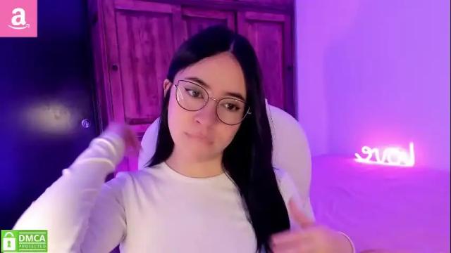 Image 7 of alicee_2 Stream on Chaturbate on 5 months ago