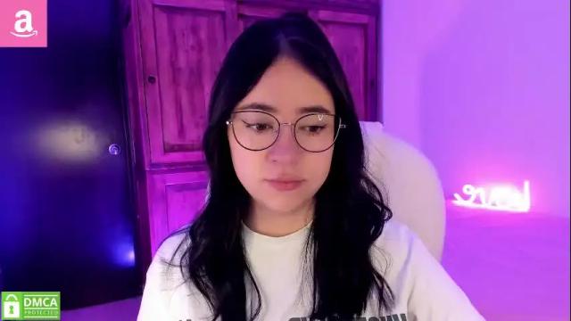 Image 2 of alicee_2 Stream on Chaturbate on 5 months ago