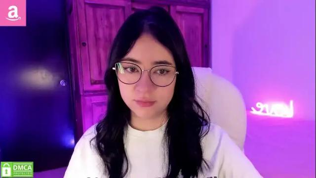 Image 3 of alicee_2 Stream on Chaturbate on 5 months ago