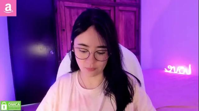 Image 2 of alicee_2 Stream on Chaturbate on 5 months ago