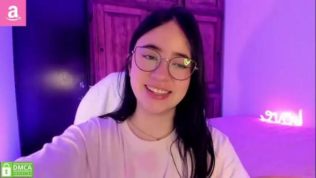 Image 8 of alicee_2 Stream on Chaturbate on 5 months ago