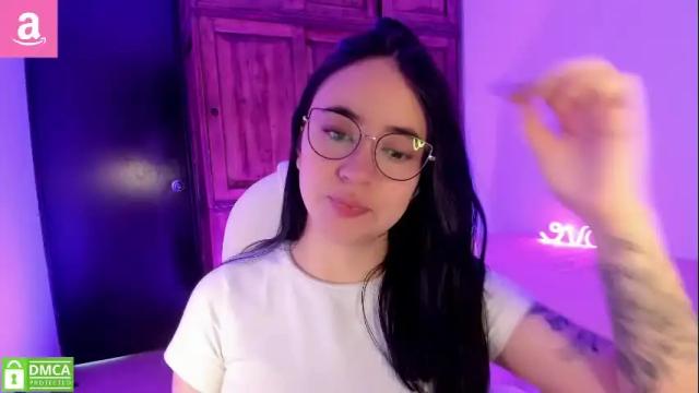 Image 3 of alicee_2 Stream on Chaturbate on 4 months ago