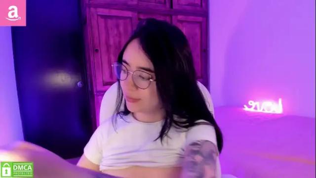 Image 4 of alicee_2 Stream on Chaturbate on 4 months ago