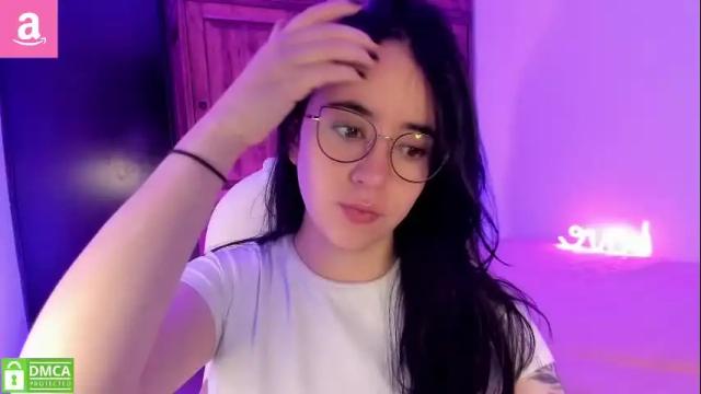 Image 8 of alicee_2 Stream on Chaturbate on 4 months ago