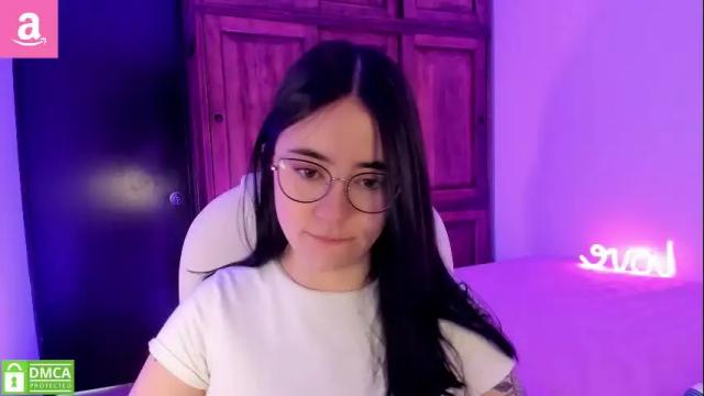 Image 6 of alicee_2 Stream on Chaturbate on 4 months ago