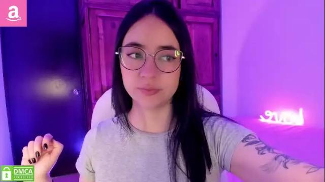 Image 11 of alicee_2 Stream on Chaturbate on 4 months ago